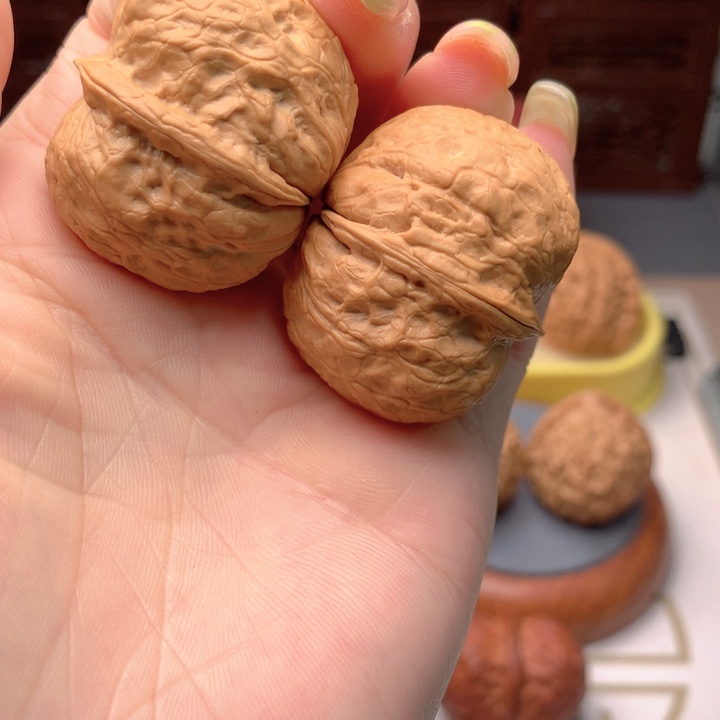 文玩核桃吊坠闫天启元宝。 6号