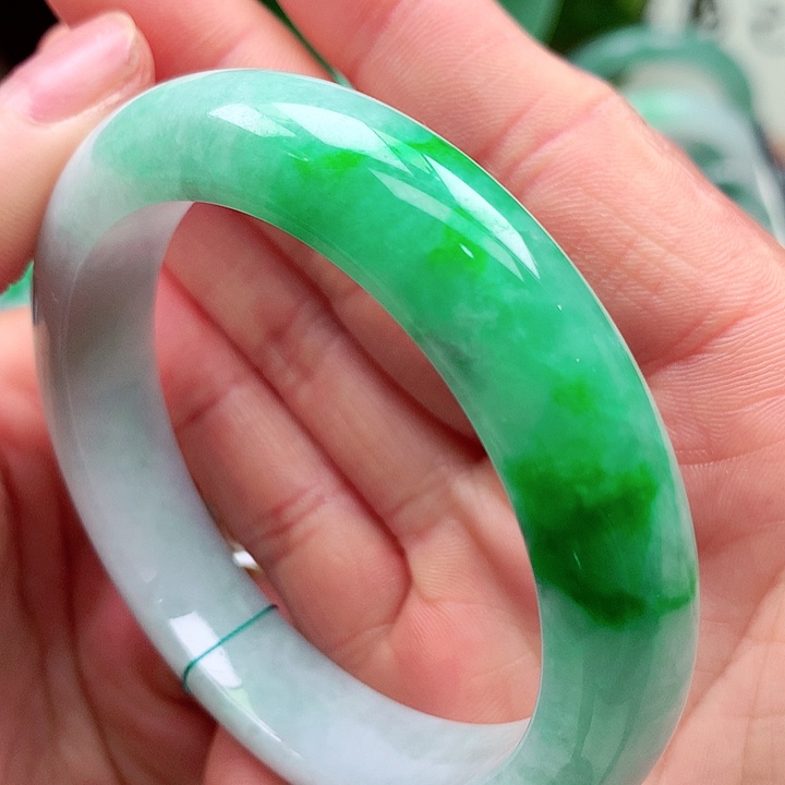 翡翠未镶嵌手镯天然缅甸翡翠手镯