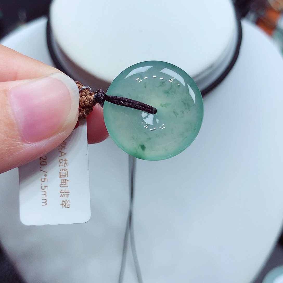 翡翠未镶嵌颈饰编号110，20.7/5.5