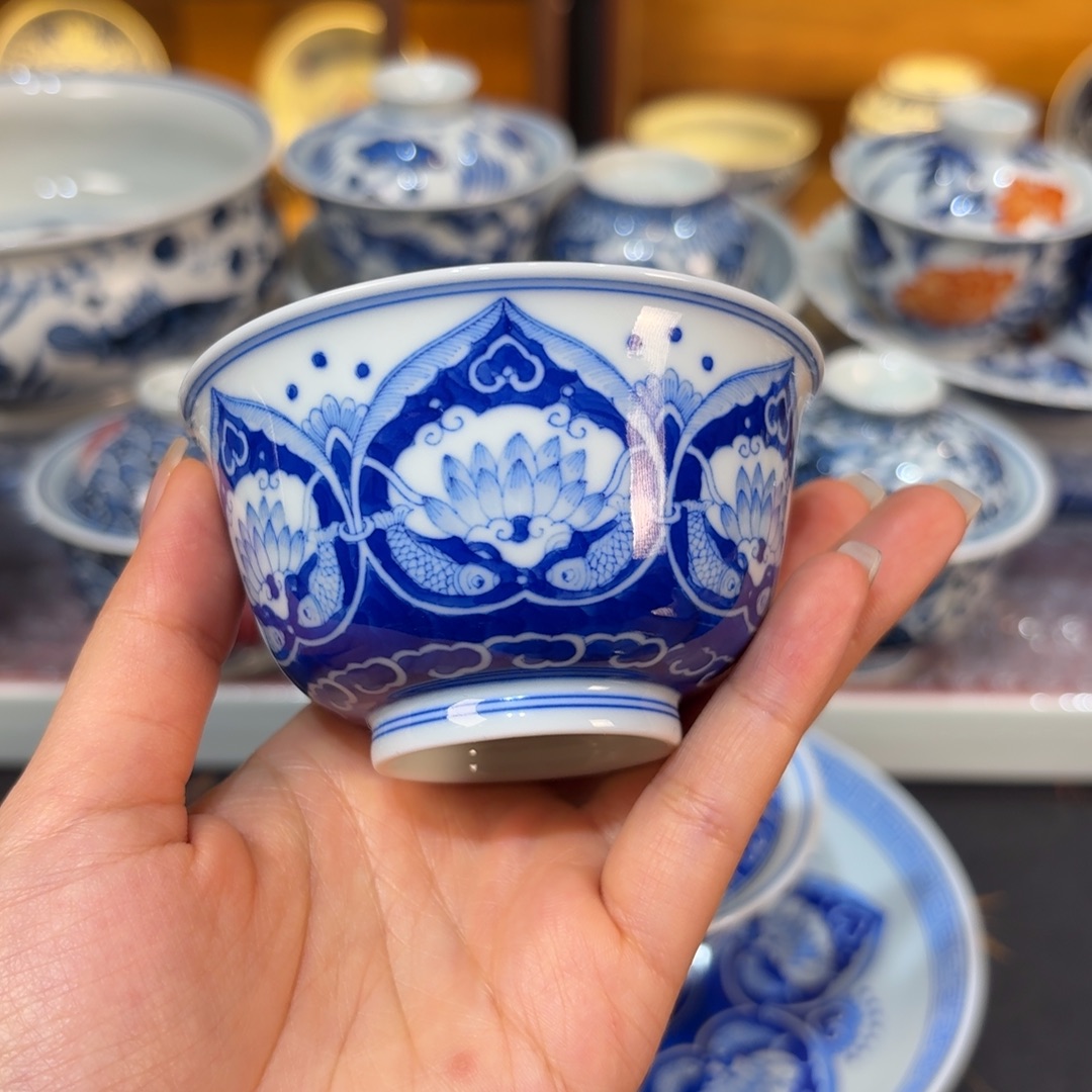 杯子……………………………………