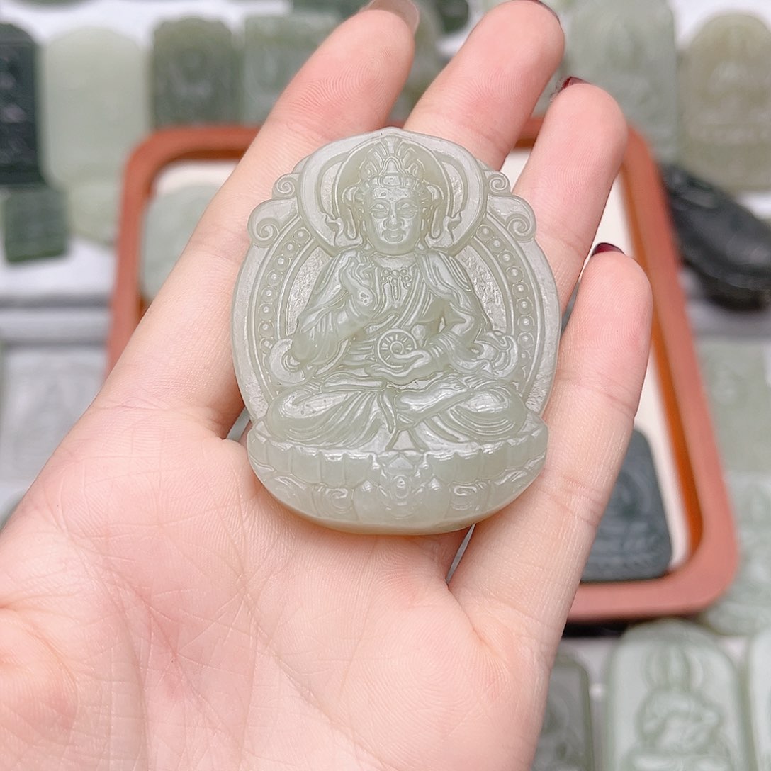 和田玉未镶嵌颈饰朗*