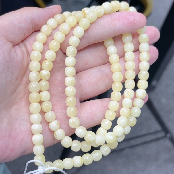 白花蜜白蜡7.2mm瑕疵蜜蜡老型链子，接近全品（740号）