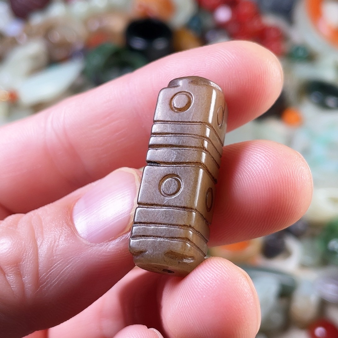 和田玉（糖玉）颈饰未镶嵌