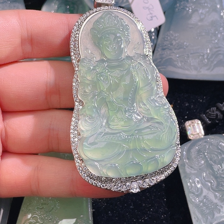 翡翠颈饰未镶嵌68，