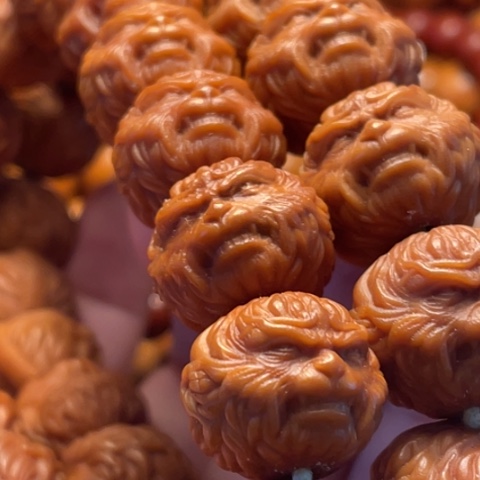 手串猴头核桃哆***?舞台