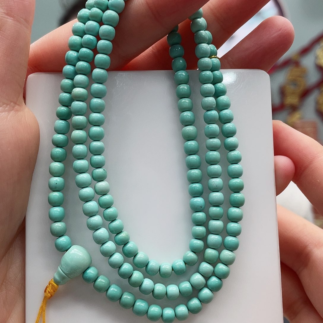 绿松石颈饰未镶嵌