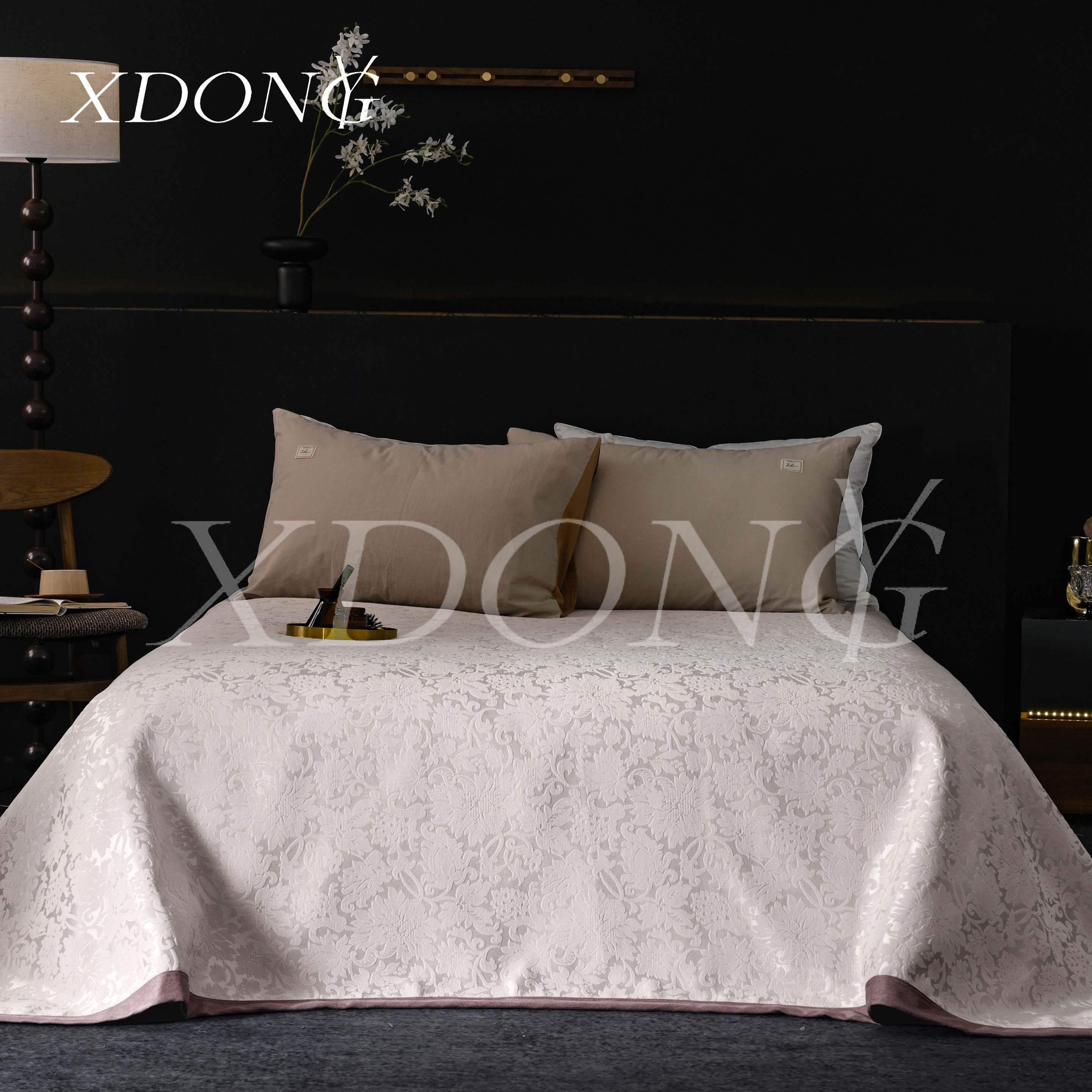 XDONGY（冬云家纺）230*250高精密柔软透气高奢秋水伊人紫床盖毯