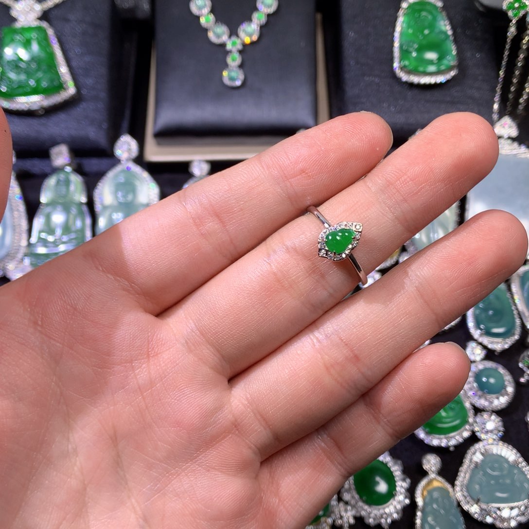 翡翠挂件未镶嵌8876655443567