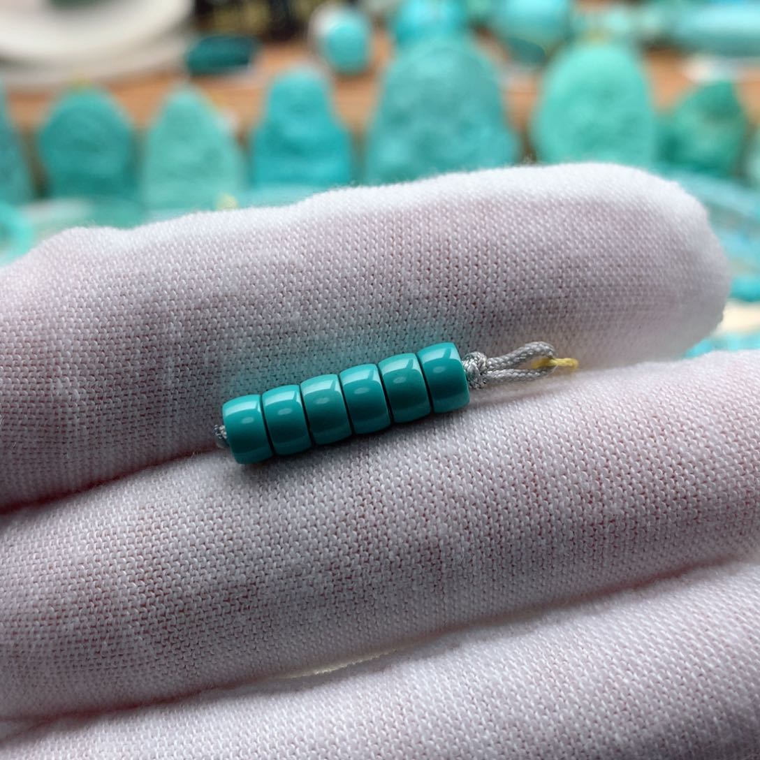 绿松石颈饰未镶嵌