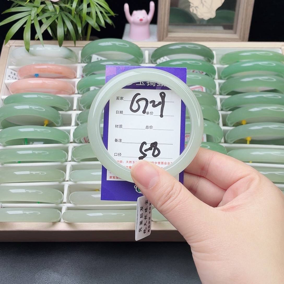 石英质玉未镶嵌手镯