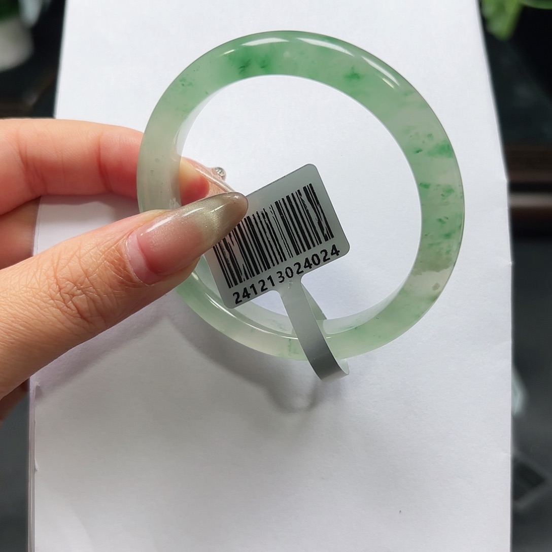 石英质玉手镯未镶嵌心心