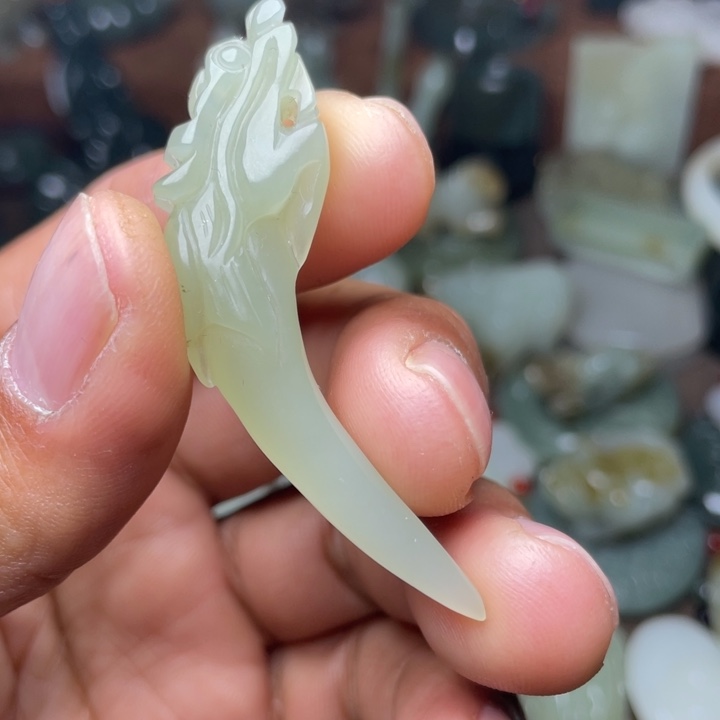 和田玉颈饰未镶嵌