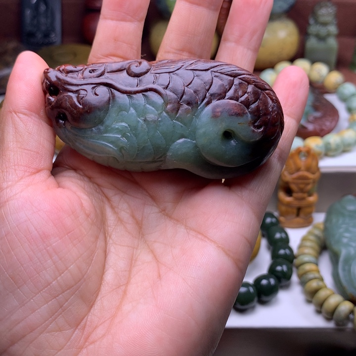 岫岩河磨玉（透闪石质玉）未镶嵌把件涛**旧