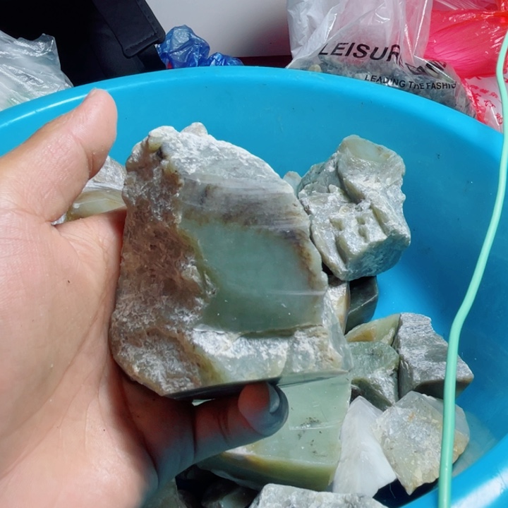 未镶嵌和田玉（糖玉）珠宝半成品