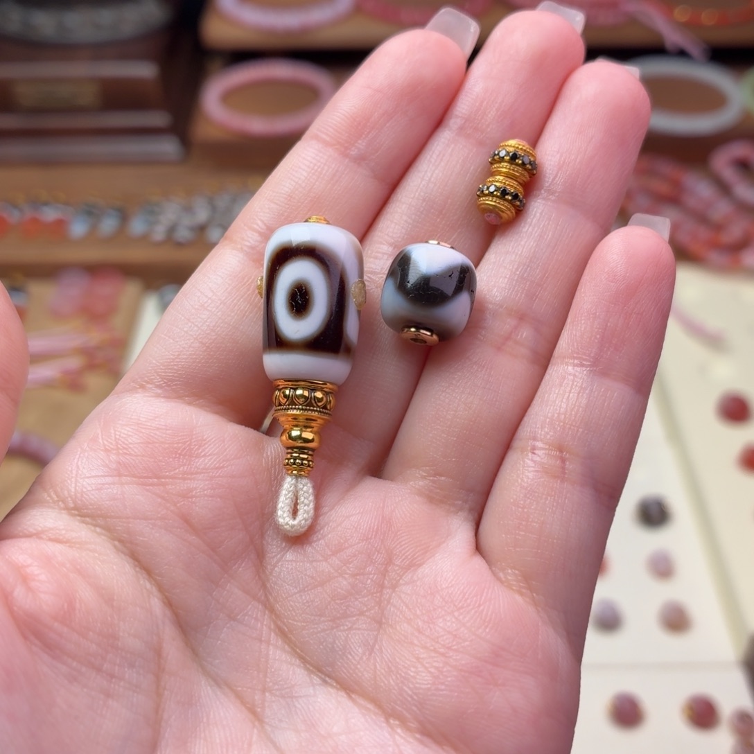 安***）玛瑙/玉髓18K金镶嵌配饰