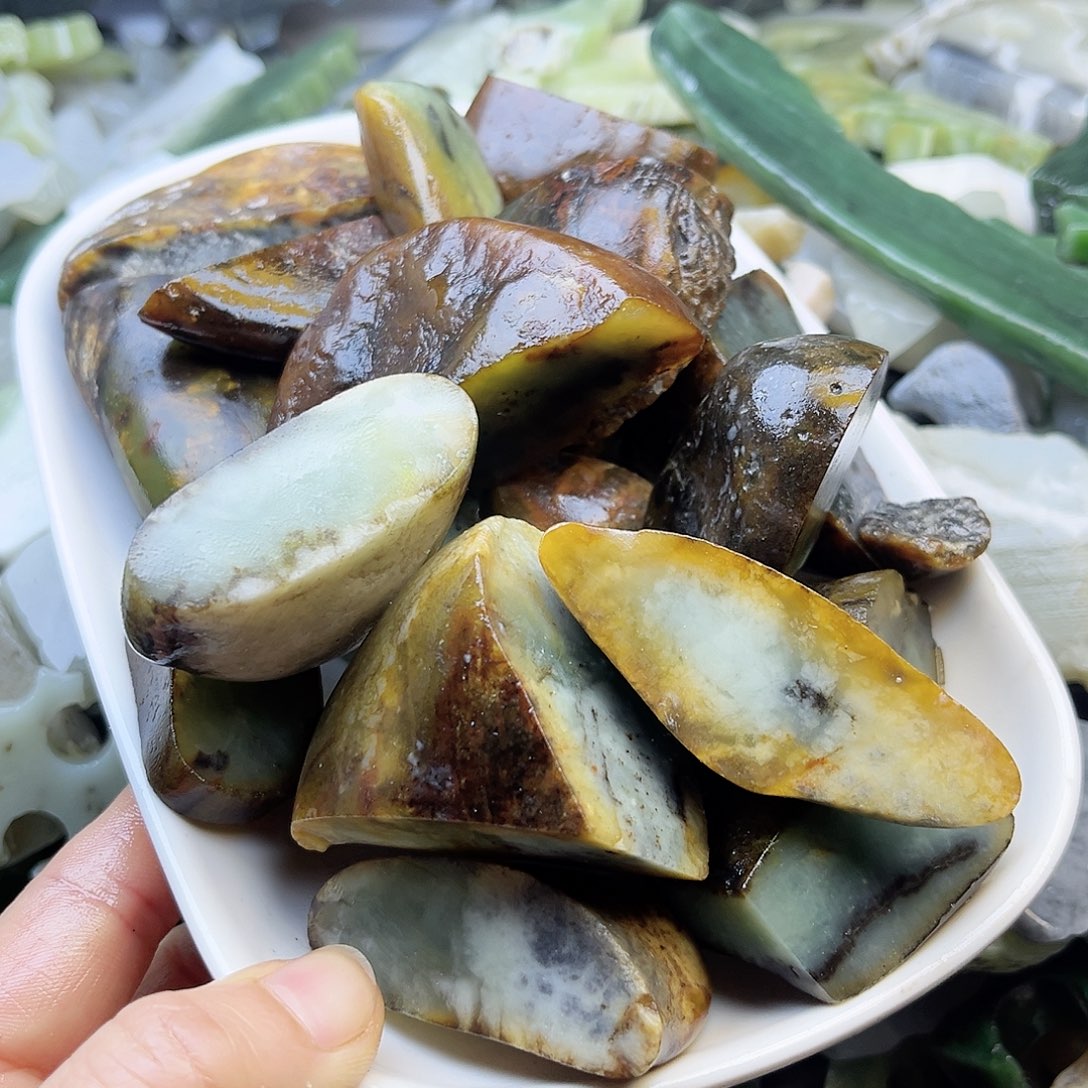 未镶嵌和田玉笔搁郎**下