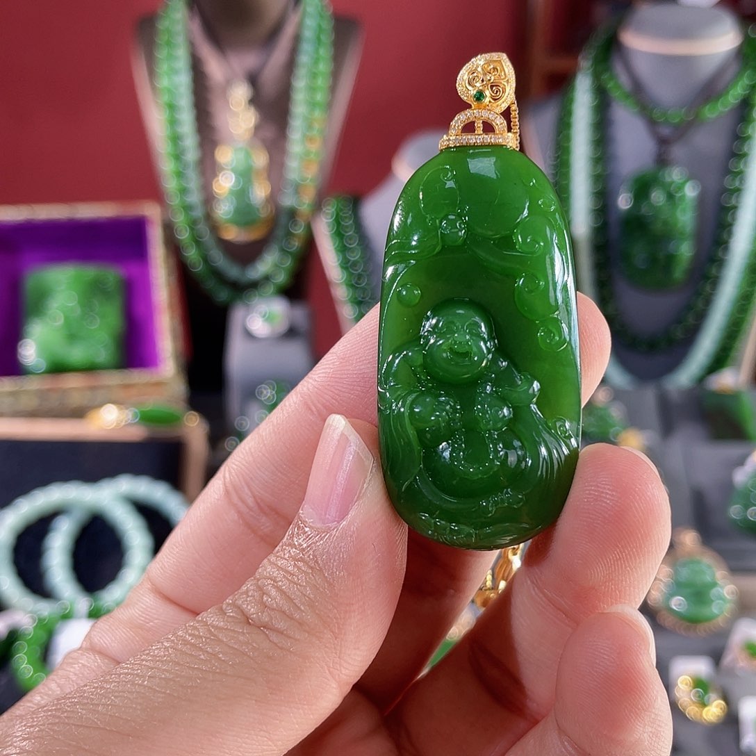 和田玉（碧玉）18K金镶嵌颈饰