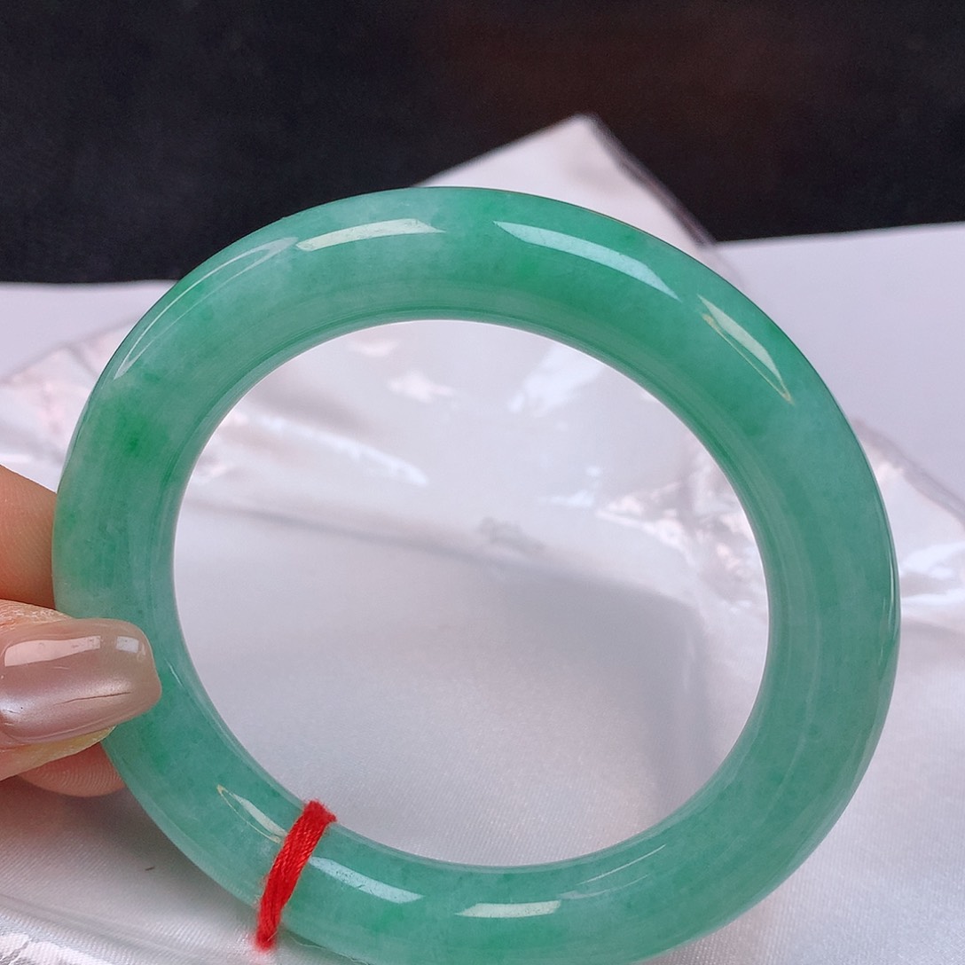 【闪购商品】翡翠手镯未镶嵌55圆条手镯