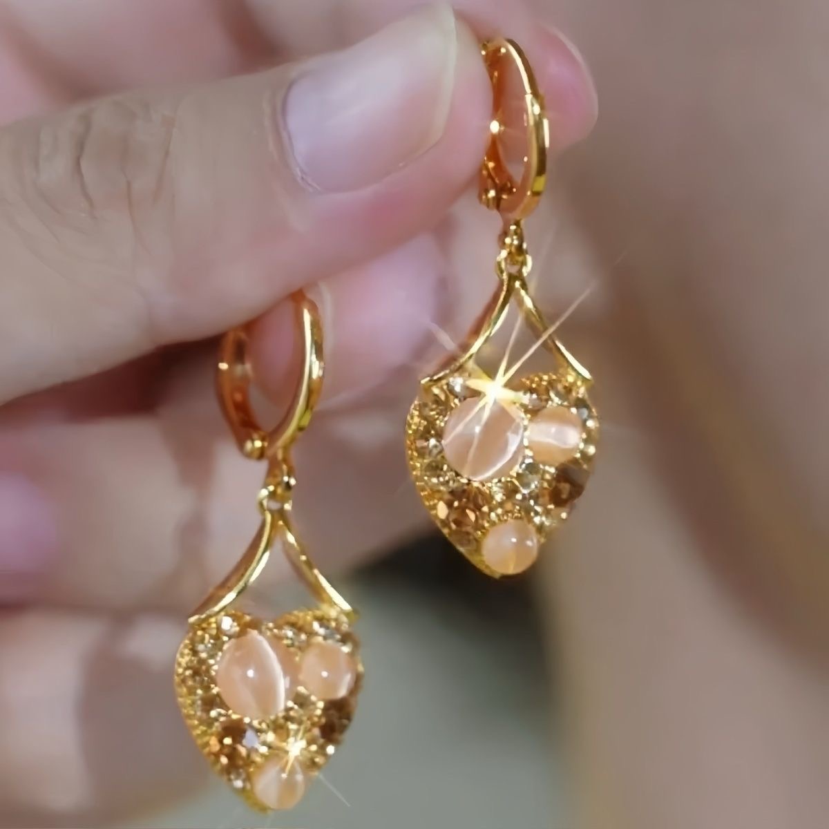 铜合金合成锆石耳饰 美拉德爱心耳扣耳环精致轻奢设计感耳环-123