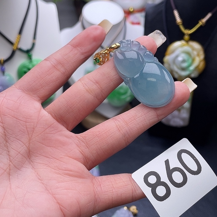 翡翠未镶嵌吊坠(赠链)