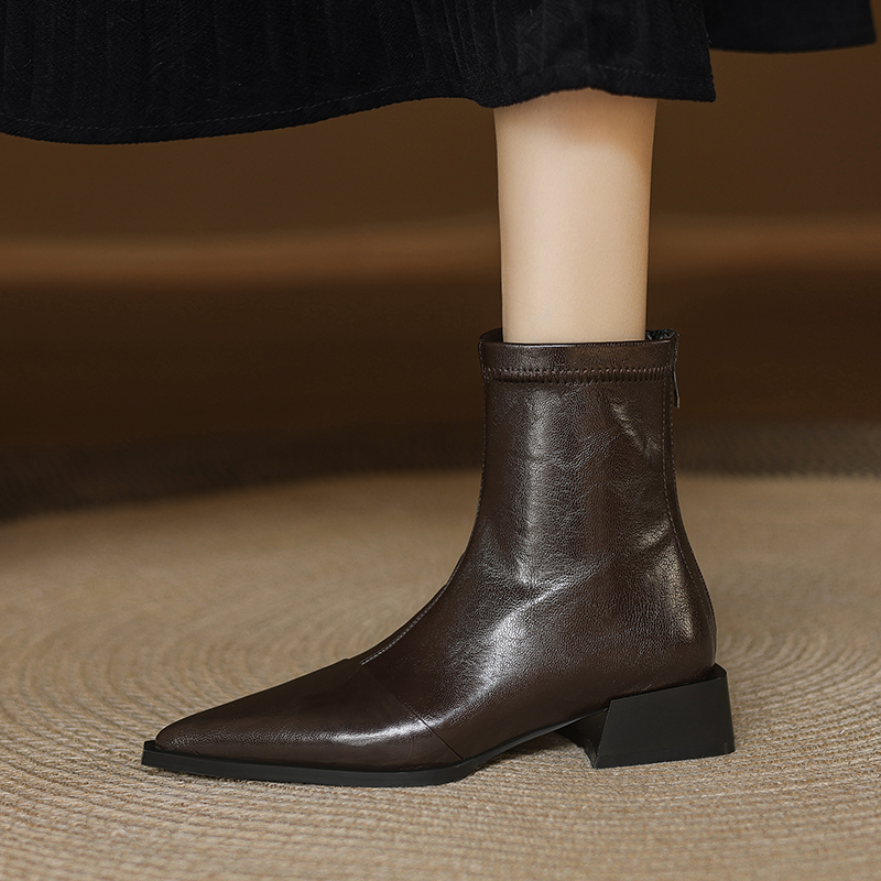 法式复古尖头耐磨切尔西靴秋冬新款中跟气质时尚瘦瘦靴女靴短靴