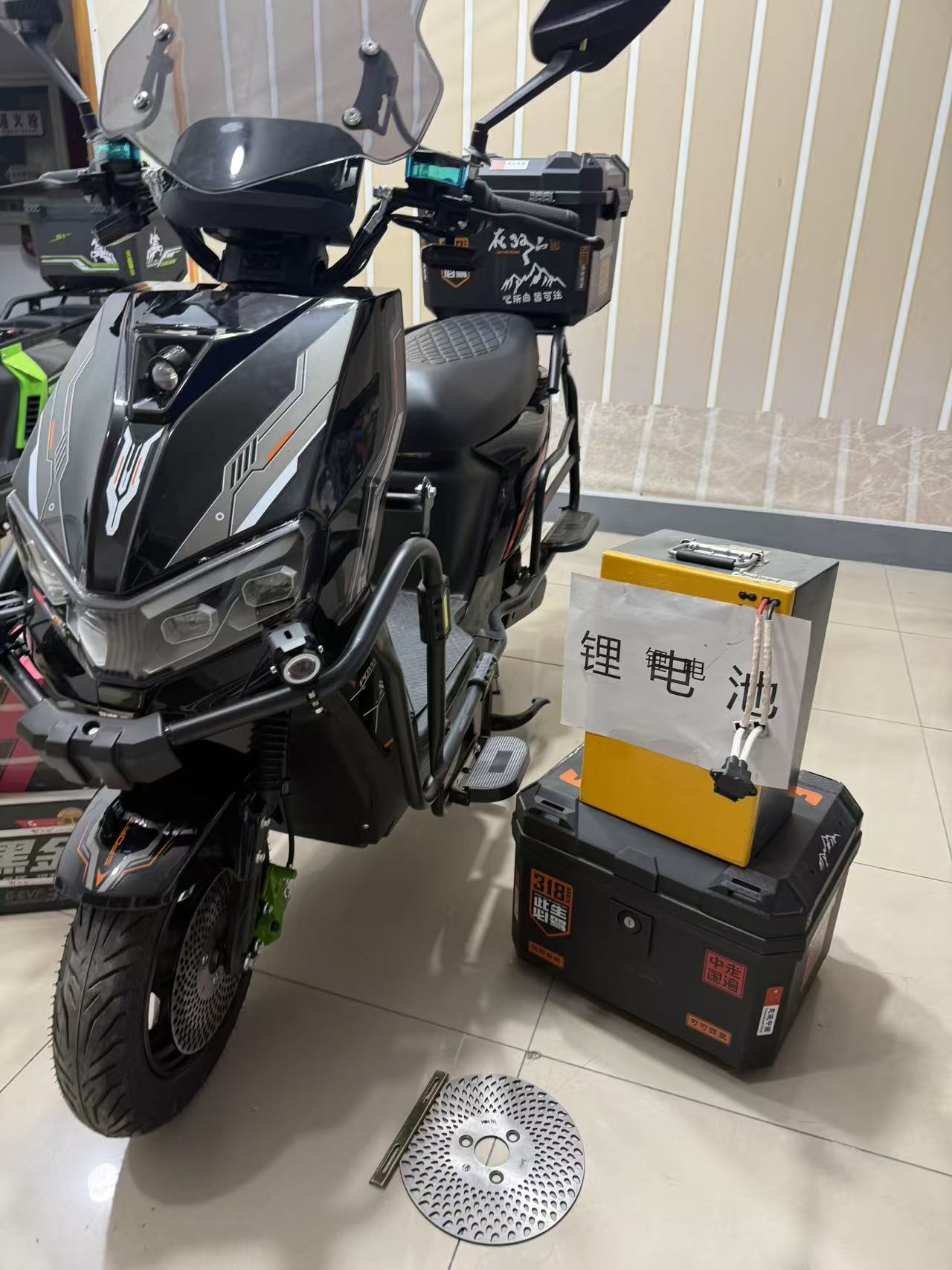 2号链接2000W雷暴锂电池72V60V铅酸电池锂电池