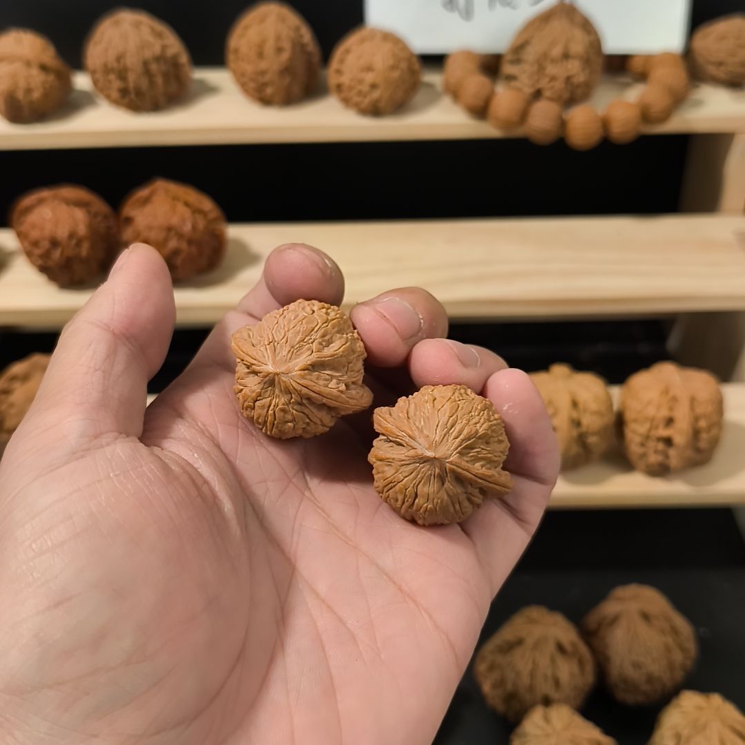 2***_文玩核桃吊坠34泥鳅背