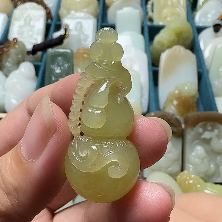 颈饰未镶嵌和田玉