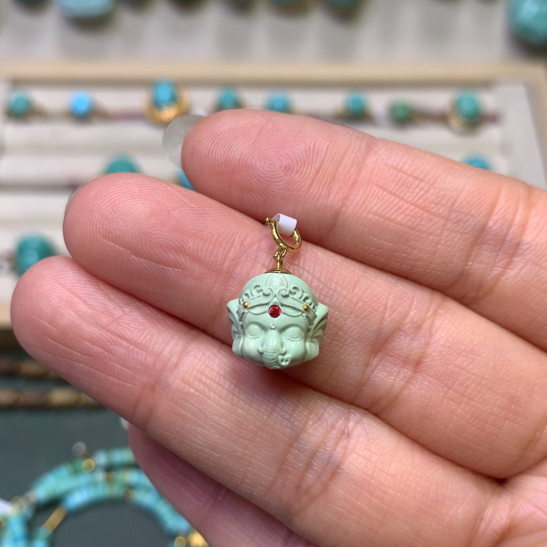 绿松石挂件18K金镶嵌