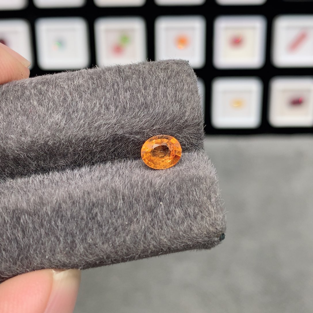 裸石石榴石（芬达石）未镶嵌1.11克拉