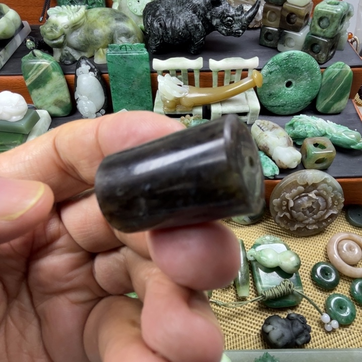 独山玉未镶嵌珠宝半成品