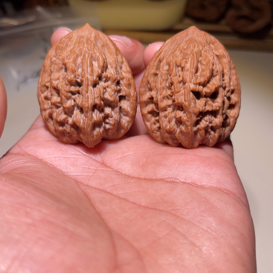 K***i文玩核桃把件虎头