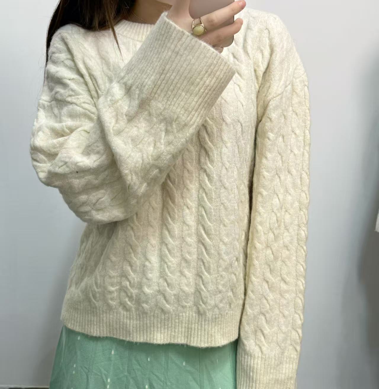 品牌剪标、偶有微瑕、介意勿拍，有问题请联系客服