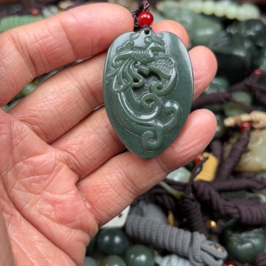 和田玉吊坠未镶嵌