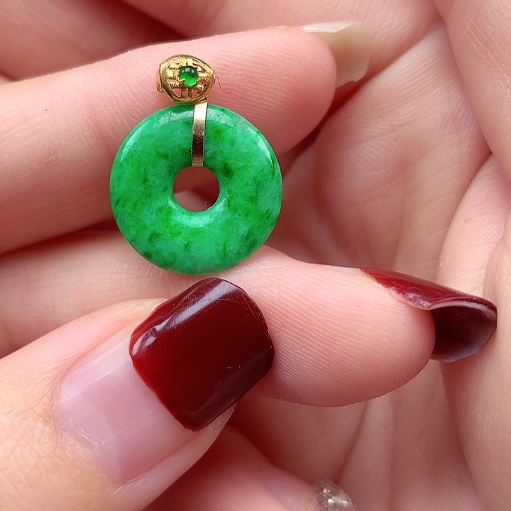 翡翠颈饰18K金镶嵌翡翠