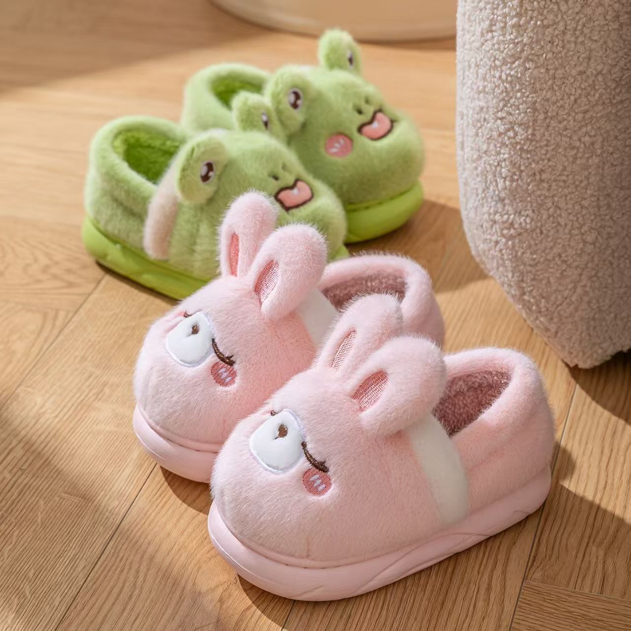 秋冬卡通新款五福萌宠儿童居家防滑棉拖鞋毛绒加绒保暖包跟款加厚