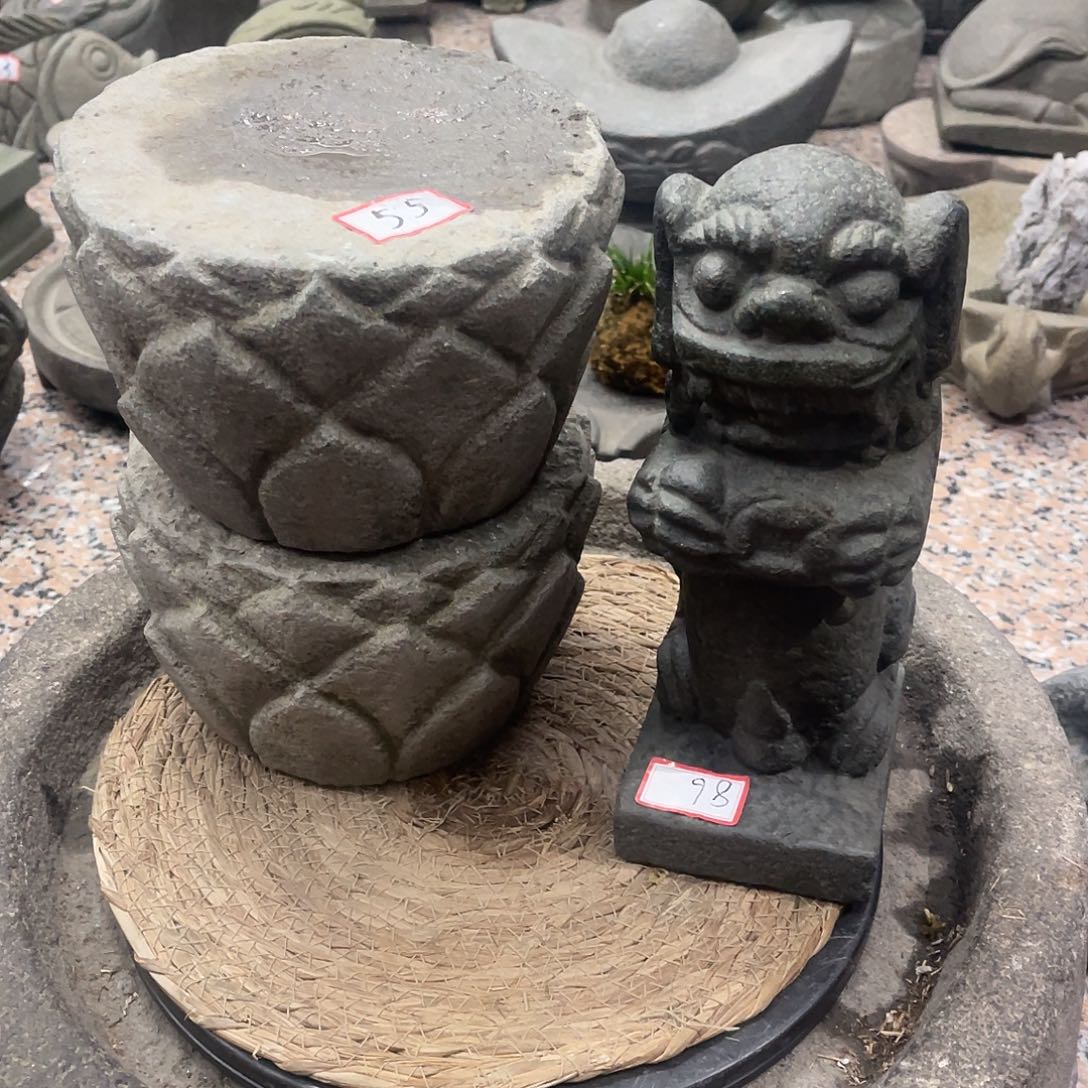 一***。老挝石青石莲花底座摆件