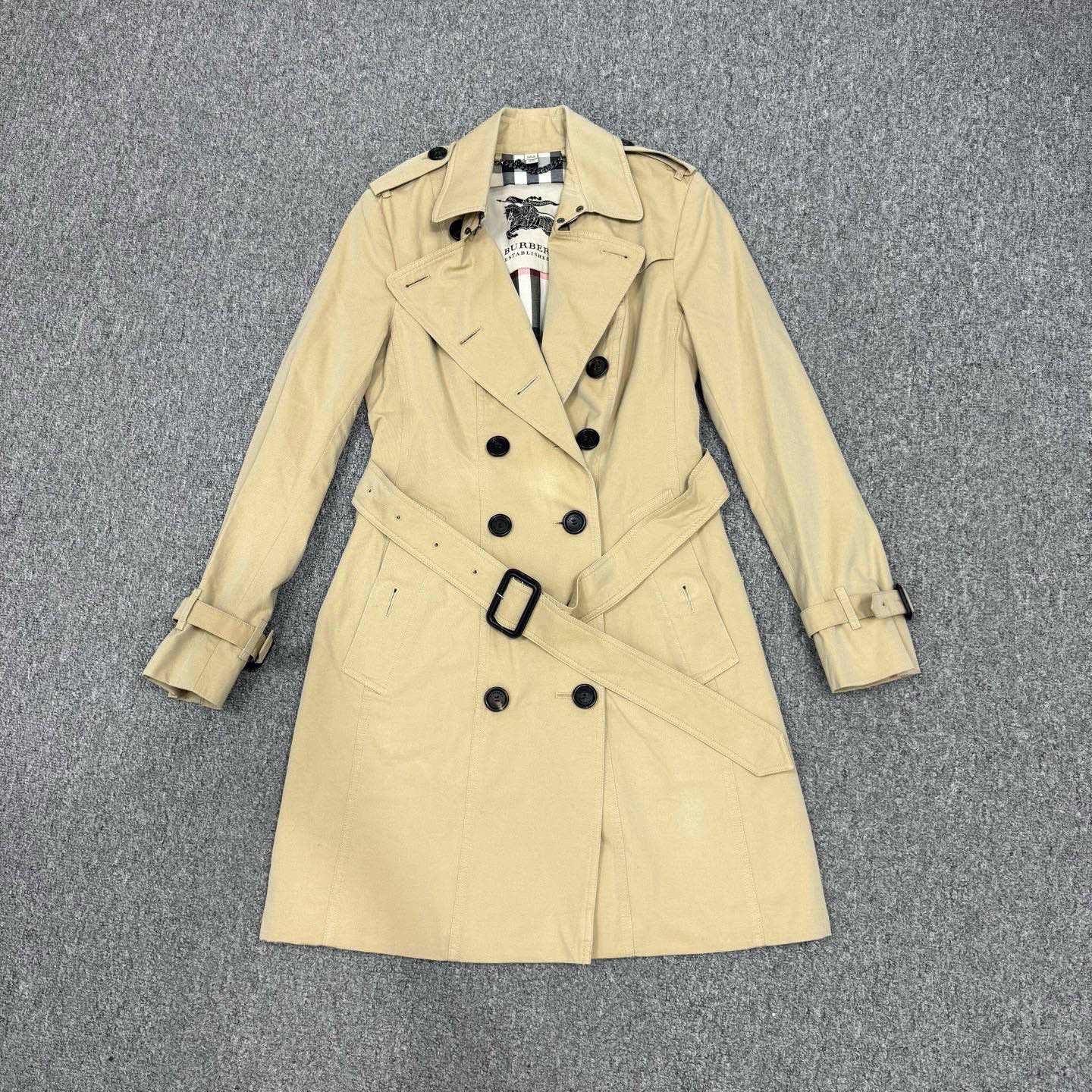 99新 BURBERRY/博柏利 16373863 nz卡其色内里格纹大衣外套 UK6码