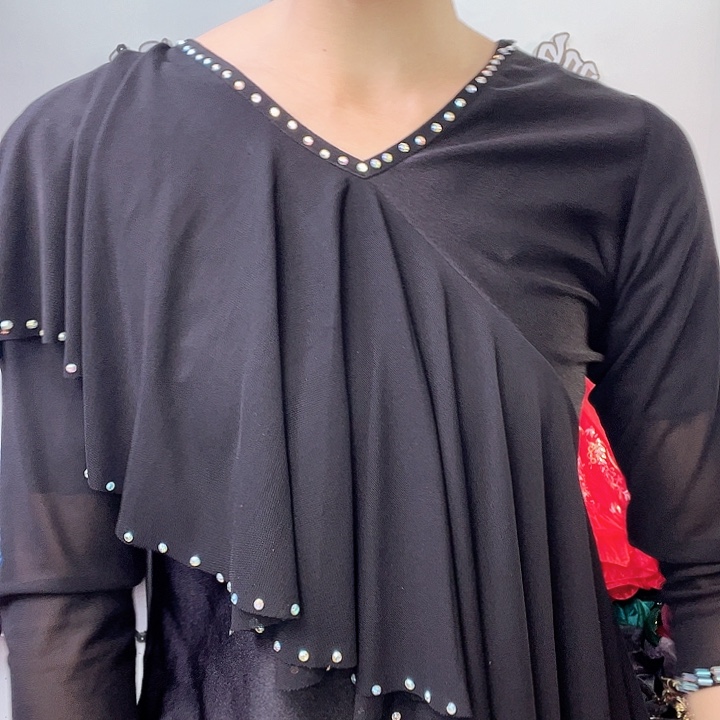 交谊舞队以独特方式