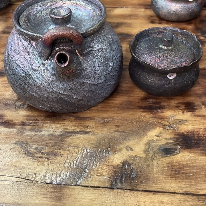 熊****活荥经黑砂烧水壶微瑕+盖碗一个