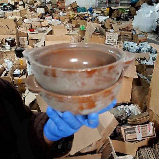 绿泥盘子碗茶壶啥都有