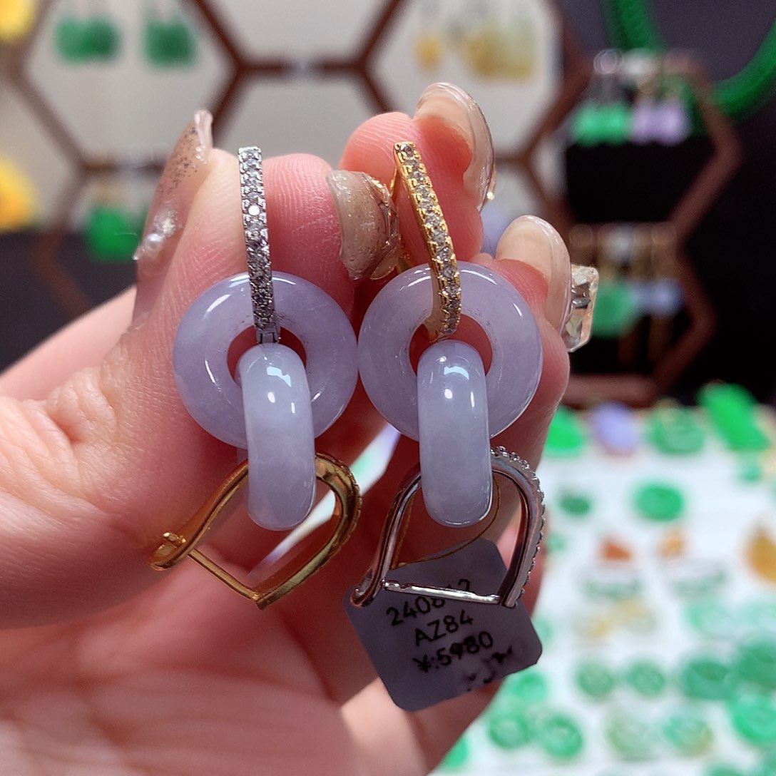 翡翠耳饰银S925镶嵌贝***?天然翡翠