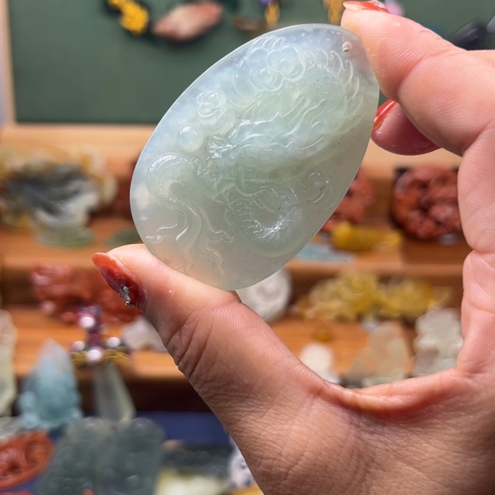 蛇纹石玉合金吊坠