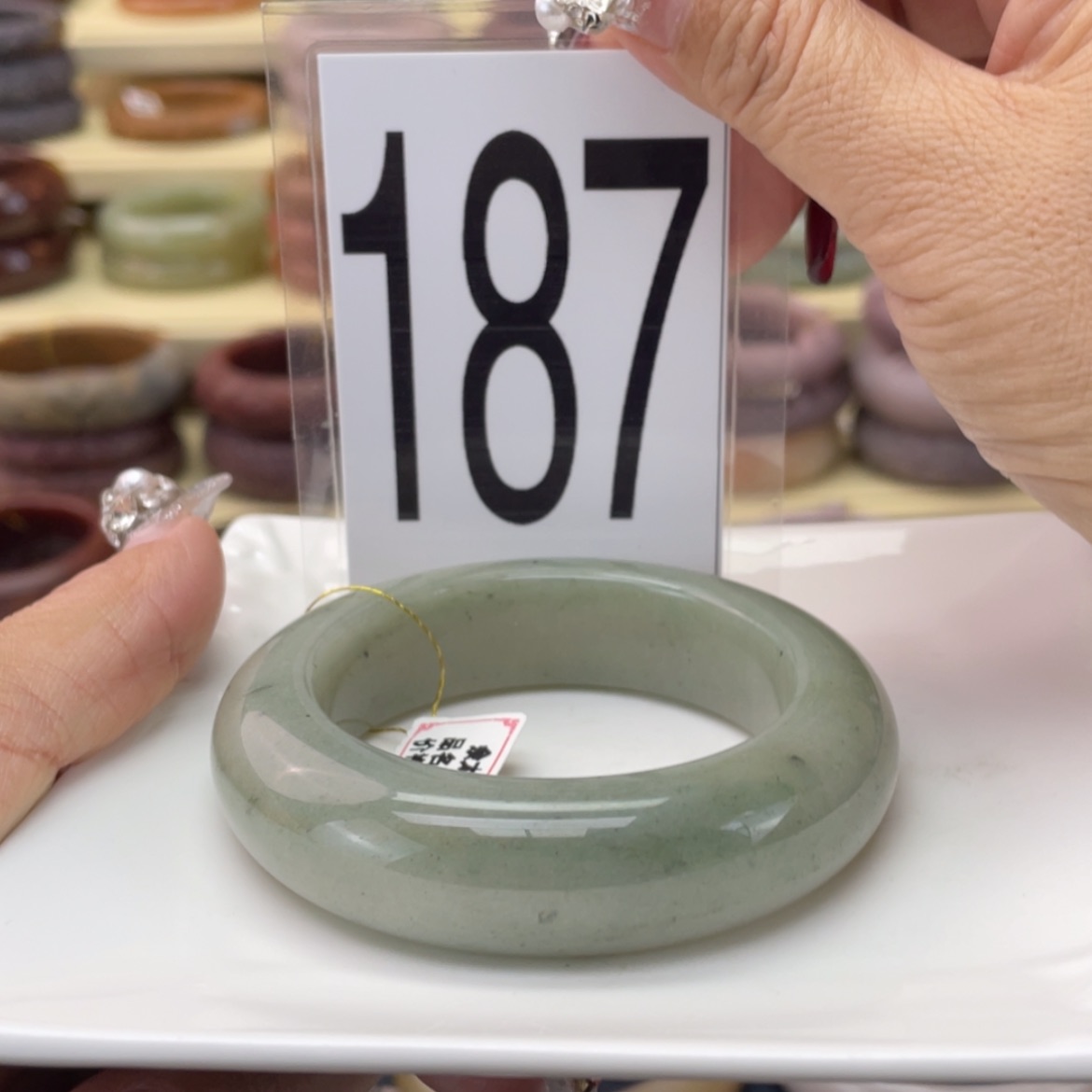 【闪购商品】石英质玉手镯未镶嵌