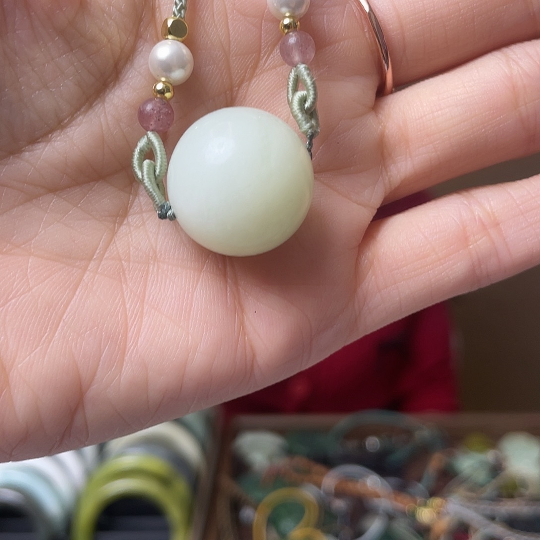 和田玉（糖玉）未镶嵌颈饰