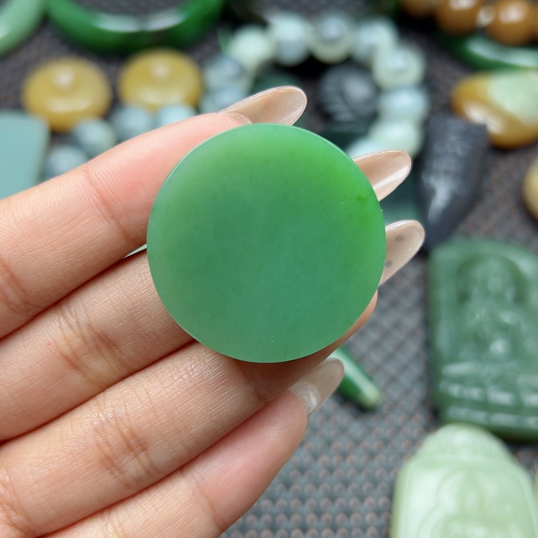 和田玉吊坠未镶嵌