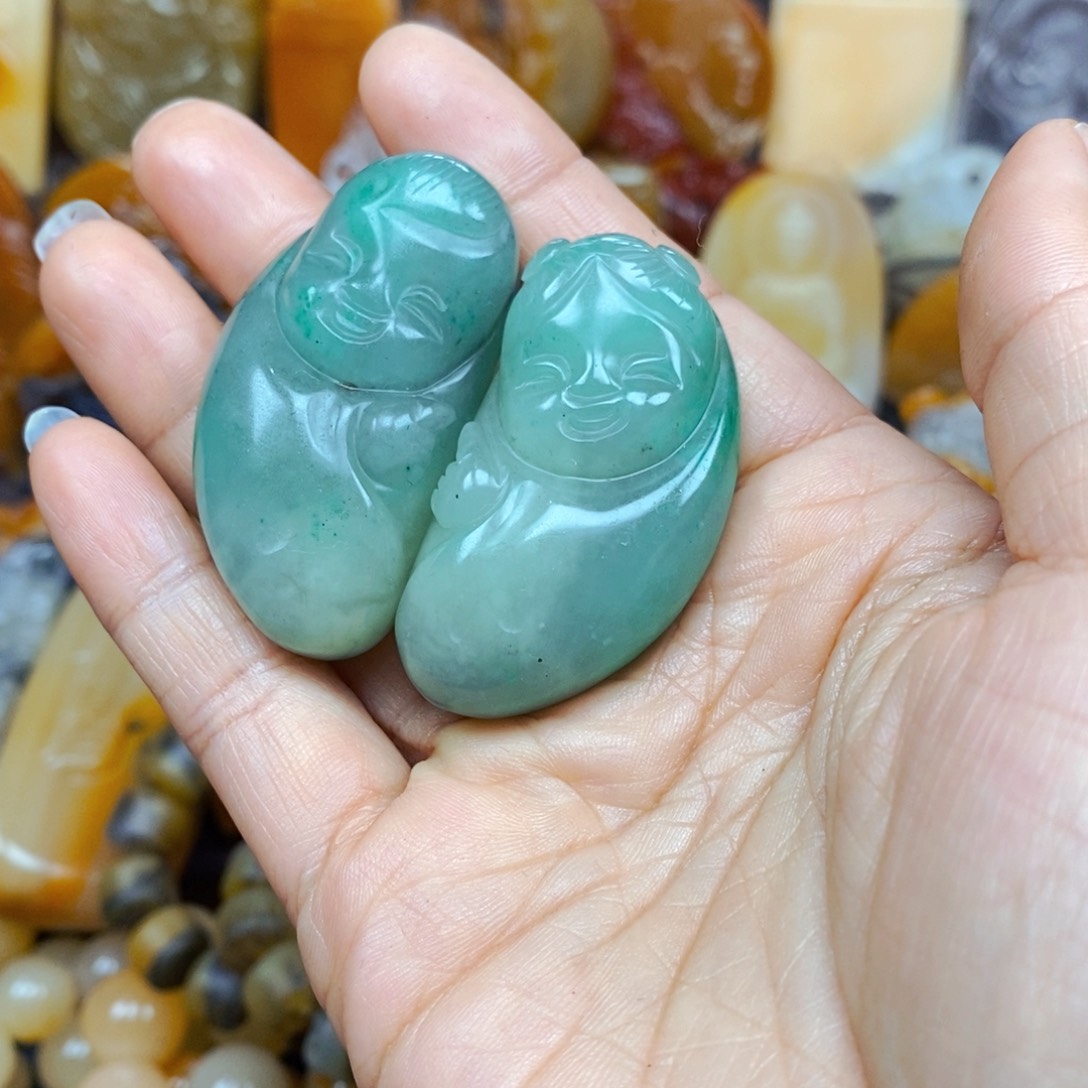 石英质玉（黄龙玉）未镶嵌颈饰