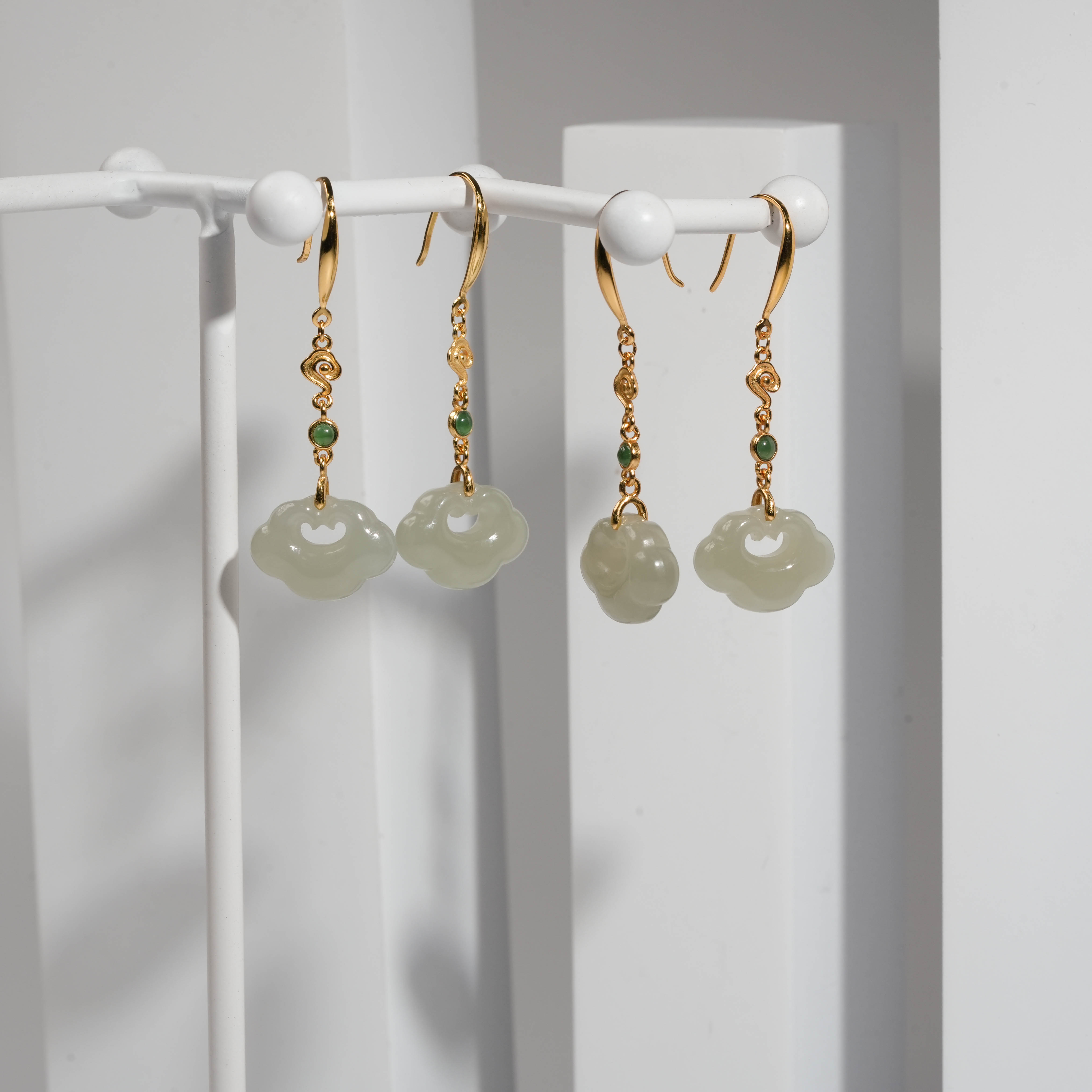 【星浩好物】s925银和田玉耳钩 QT147H202【多样性发一件】11*15mm