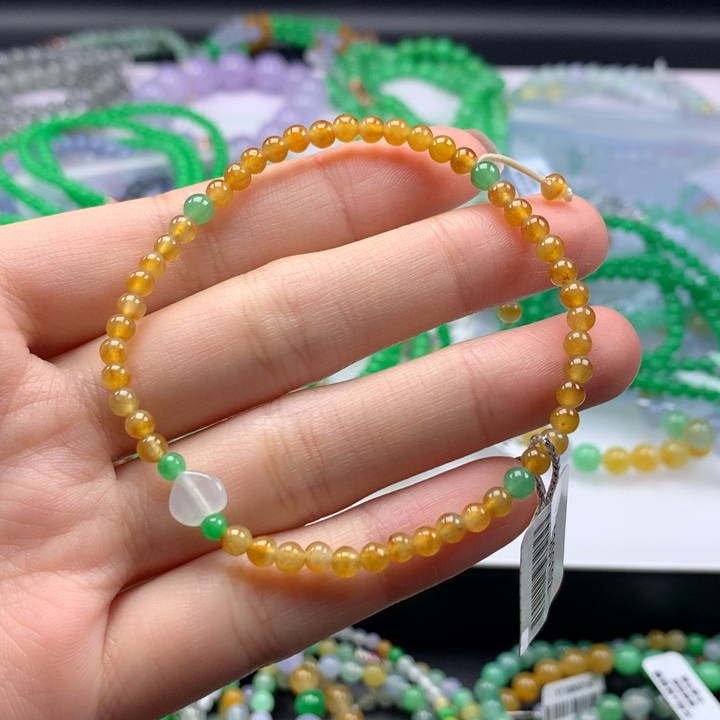 翡翠手镯未镶嵌卡