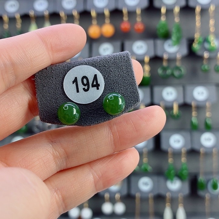 和田玉18K金镶嵌耳饰